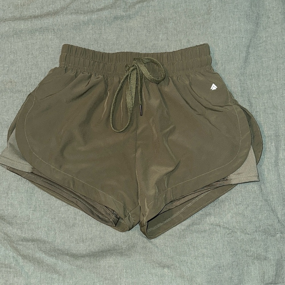 Cali athletic shorts